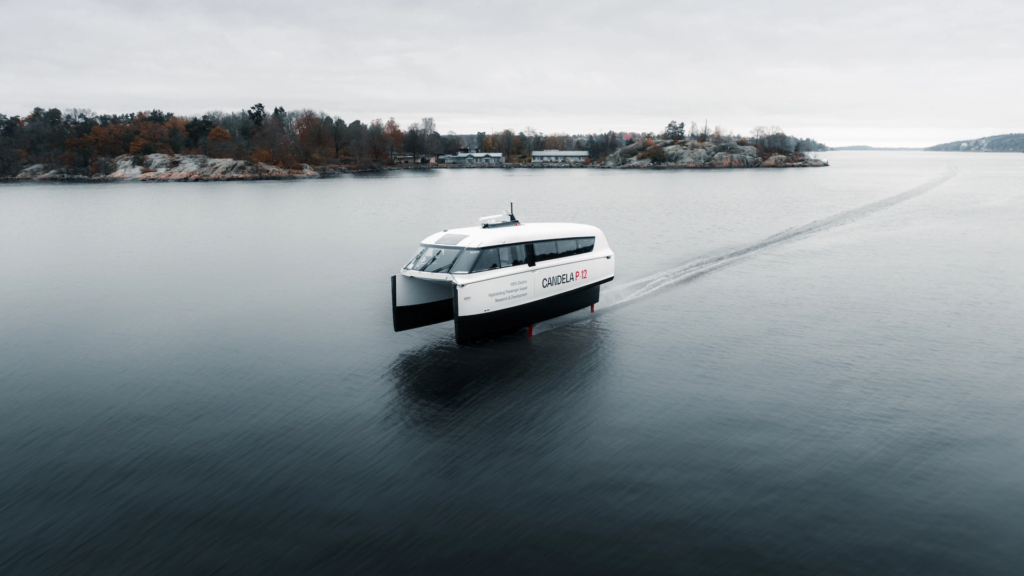 P 12 Ferry électrique à ailettes